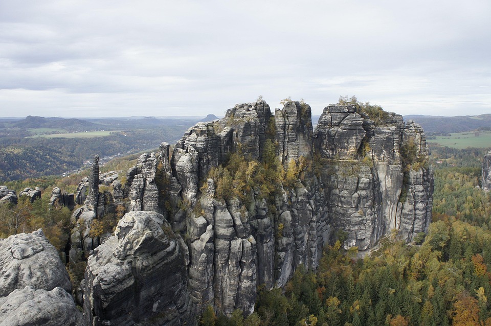 Sächsische Schweiz: Entdecke versteckte Schätze und Abenteuer!