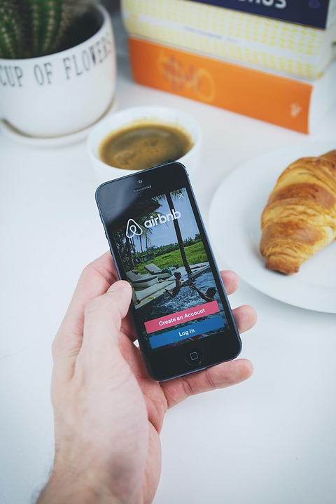 Airbnb revolutioniert Reisen: Neue Services für unvergessliche Erlebnisse!