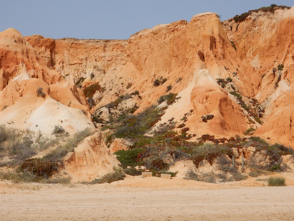 Albufeira führt strengen Verhaltenskodex für Touristen ein!