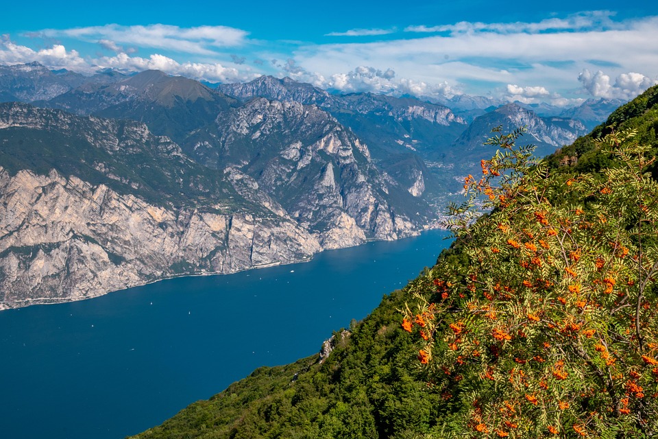 Alkoholverbot am Gardasee: Urlauber reagieren empört auf neue Regel!