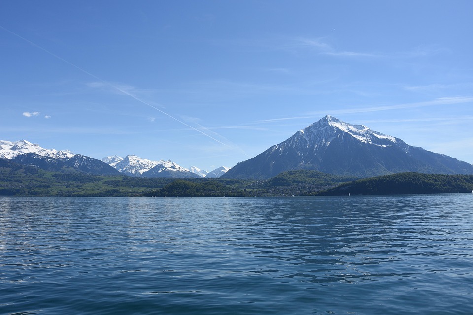Diplomfeier in Thun: Nachwuchs der Tourismusbranche feiert Erfolge!