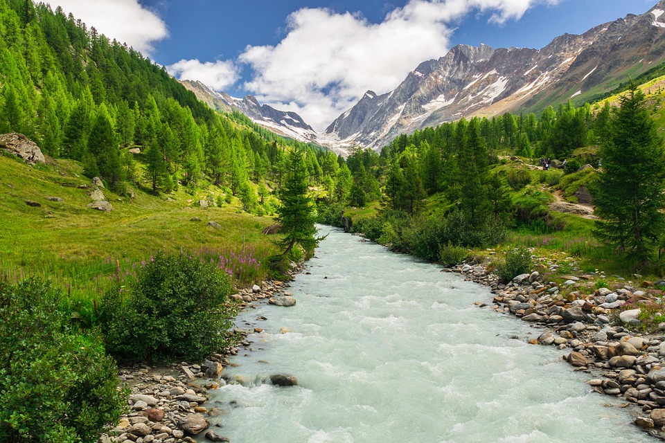 Lötschental in Alarmstufe: Touristen müssen selbst über Abreise entscheiden!