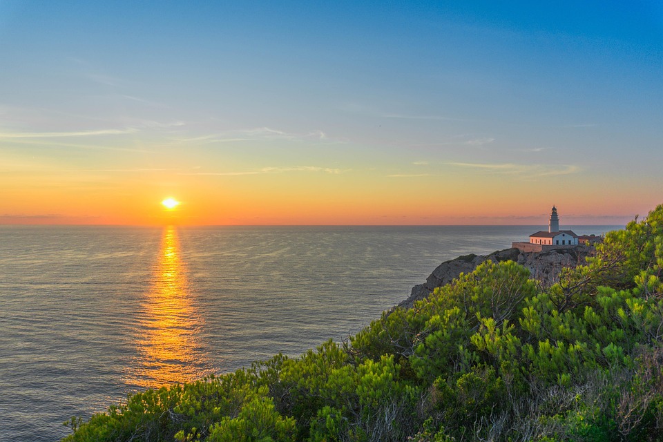 Mallorca bei 36 Grad: Die Top 10 schattigen Strände für heiße Tage!