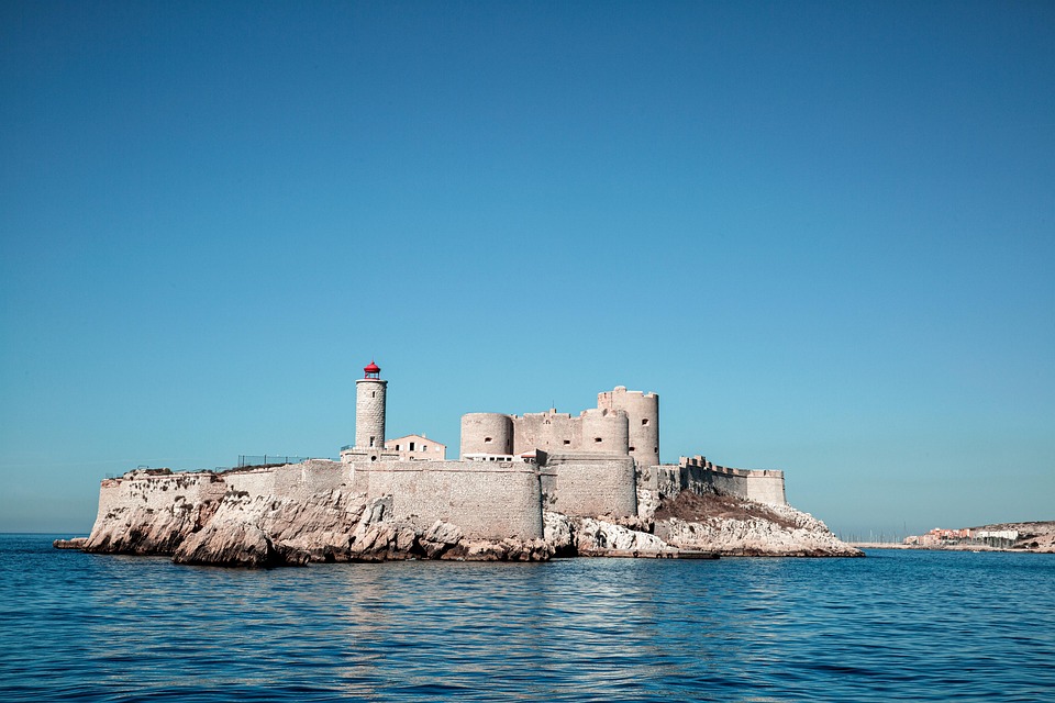 Marseille setzt auf Nachhaltigkeit: Das Elektroboot MARIUS erobert den Hafen!