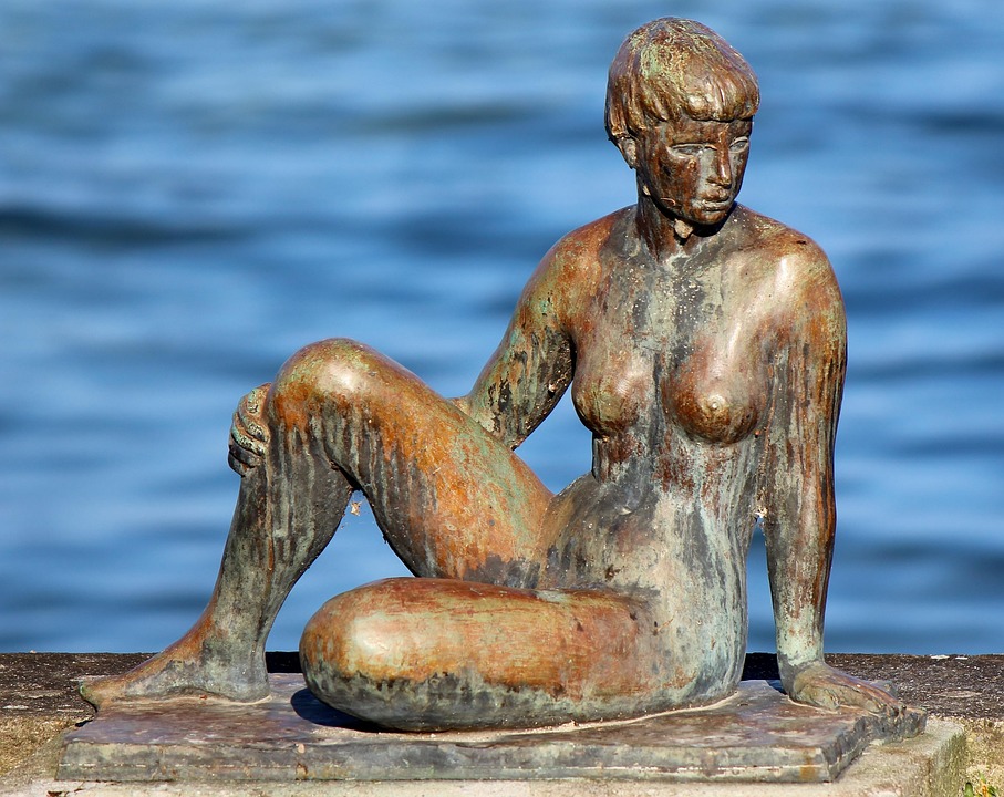 Skulptur auf Hvar verunstaltet: Einheimische empört über Touristen!