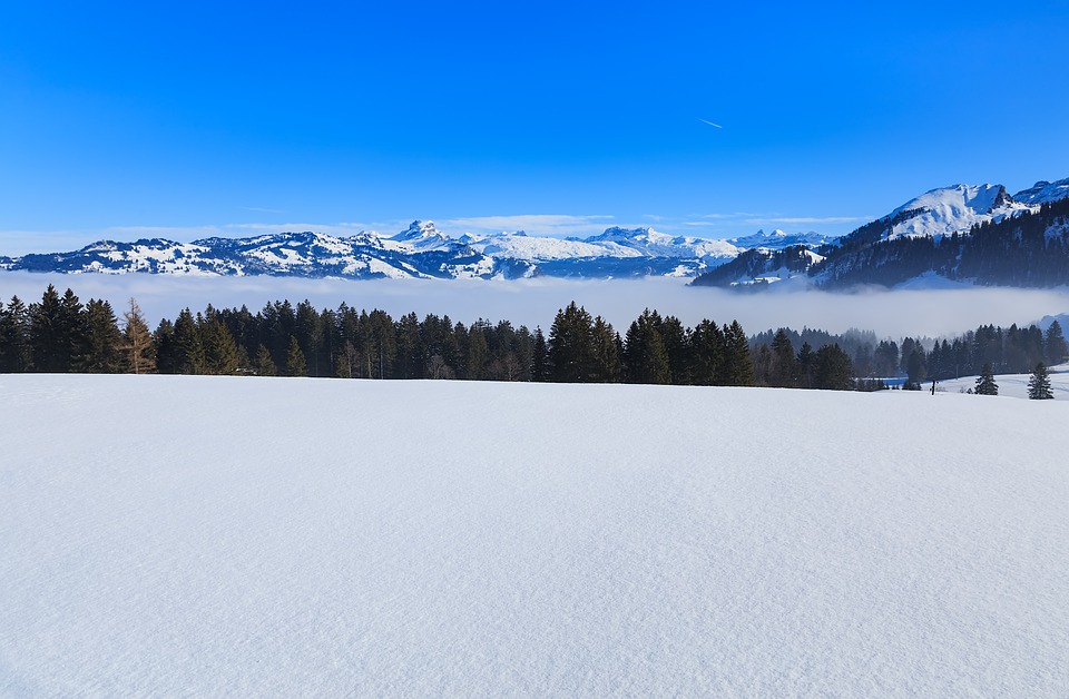 Stoos im Aufruhr: Mehrheit lehnt Wetterprojekt ab – Forderung nach sanftem Tourismus!