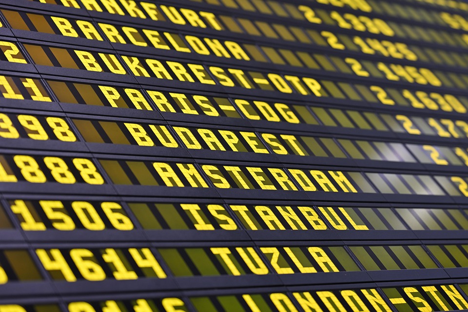 Urlaubschaos am Flughafen: Mit diesen Tipps stressfrei fliegen!