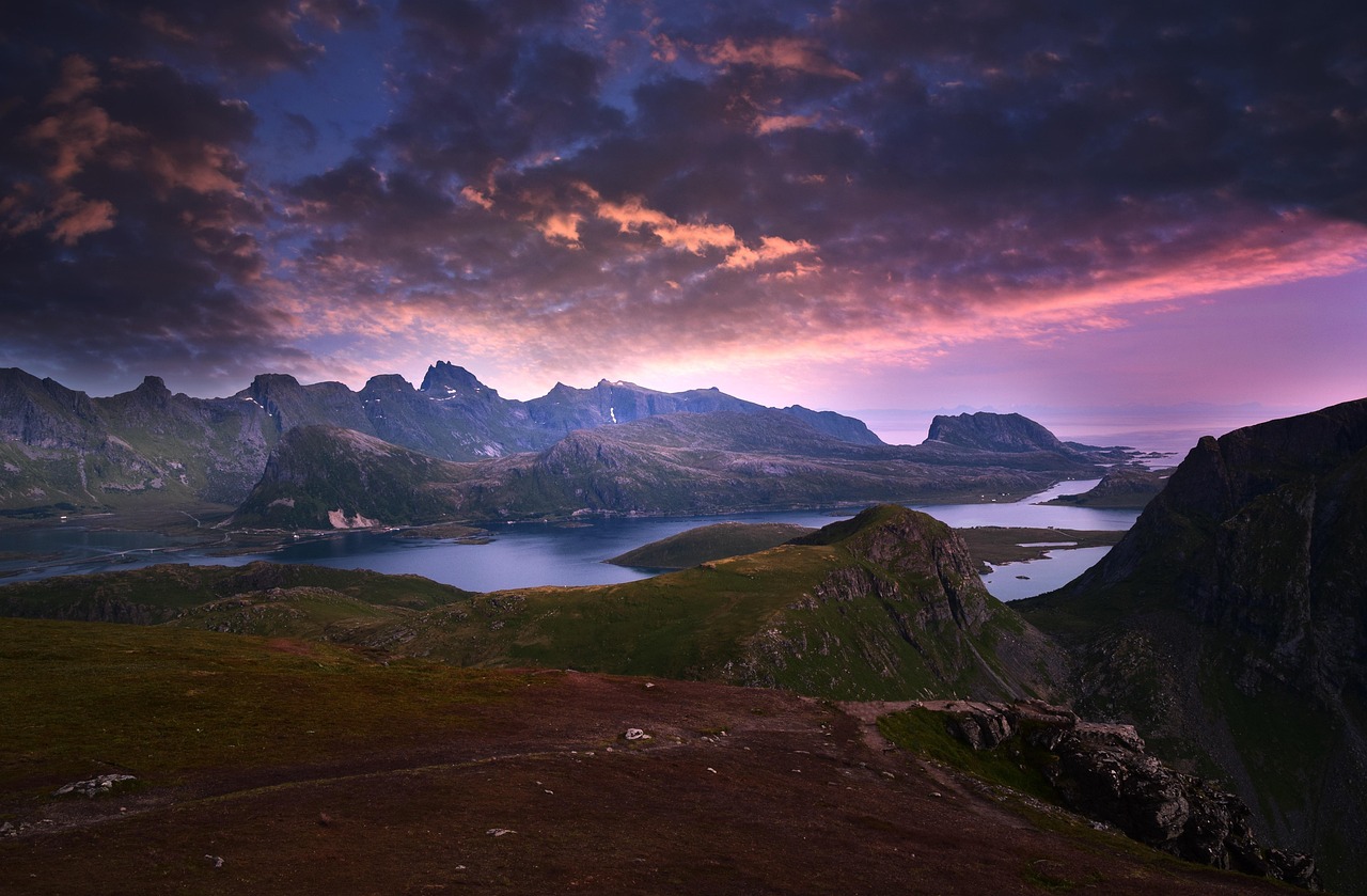 Norwegens Fjorde: Ein Paradies für Abenteuer und Kulturentdecker!