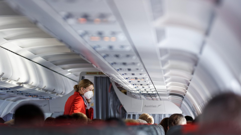Flugbegleiterin Hong Ngoc begeistert mit perfektem Service und Charme