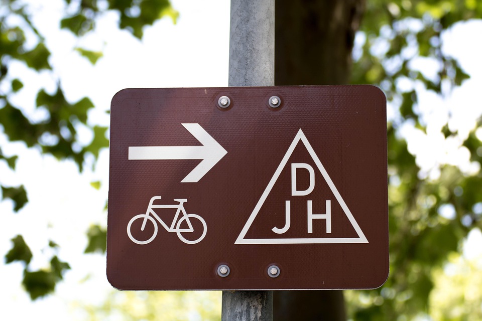Hundefreundliche Jugendherbergen in Bayern: Urlaub mit vier Pfoten!