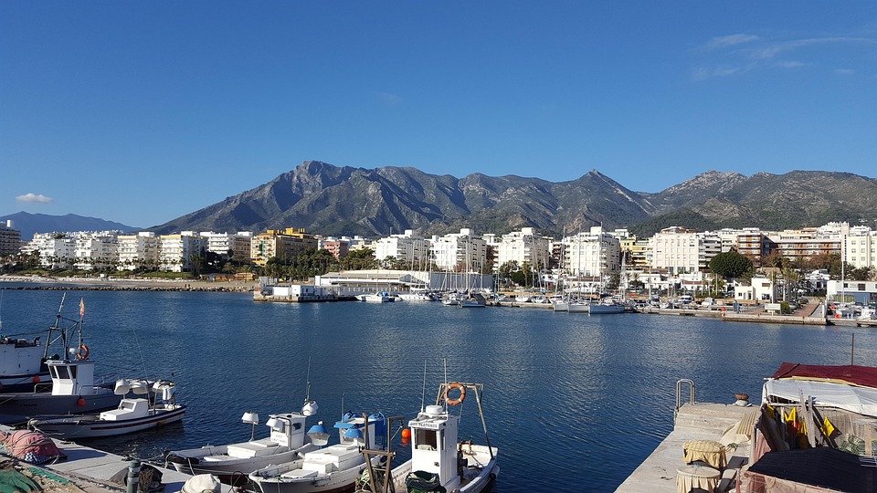 Riesenhai-Sichtung in Marbella: Urlauber in Gefahr oder nur Panik?
