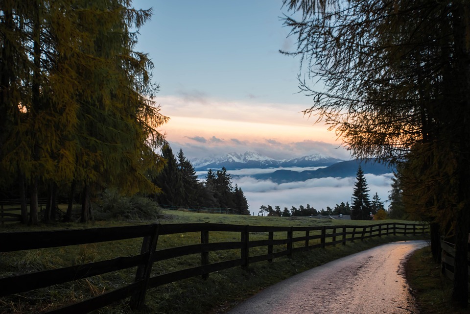 Südtirol unter Druck: Massentourismus bedroht Natur und Gemeinden!