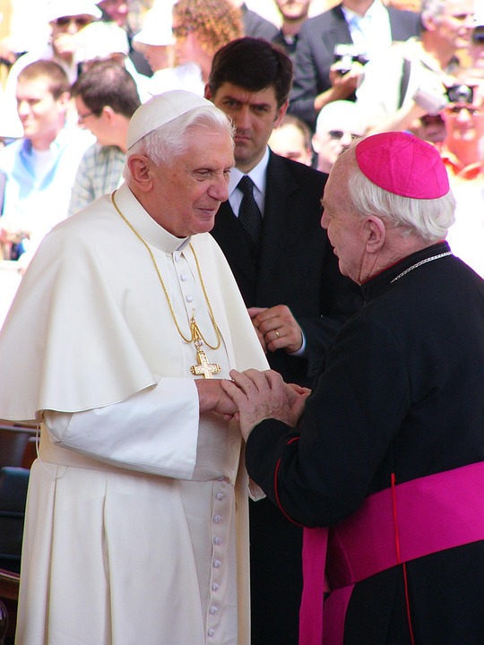 Papst Leo XIV. in Sommerurlaub: Pilger gelobt, Frieden gefordert!