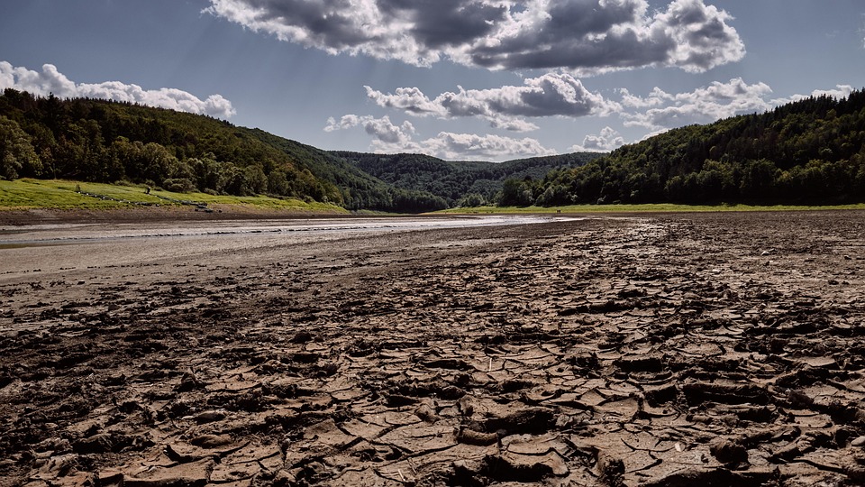 Edersee in Not: Sinkende Wasserstände belasten Tourismus und Wirtschaft!