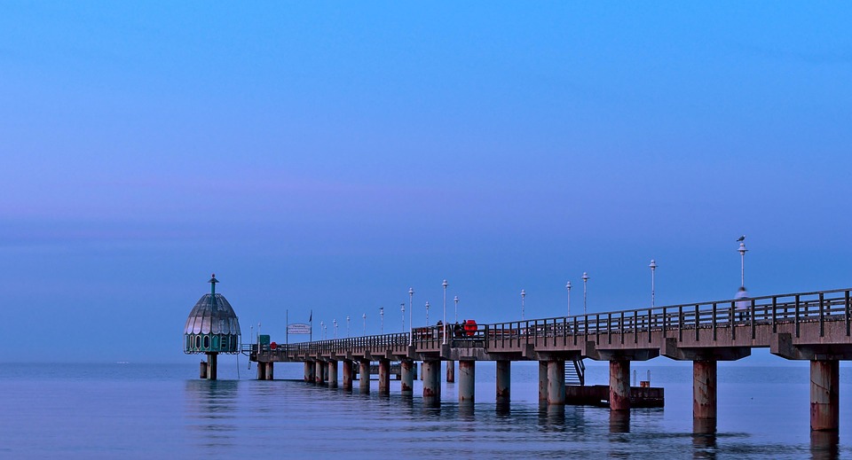 Die Tauchgondel in Sellin: Ein Abenteuer unter dem Ostsee-Horizont!